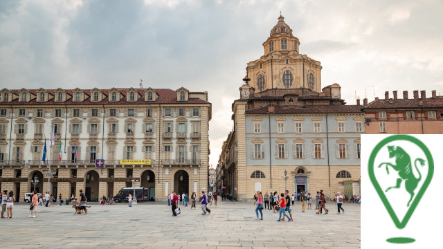 Piazza Castello: Cuore Storico della Città